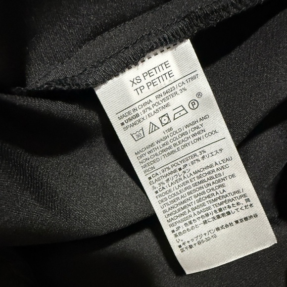 Banana Republic NWT Classic Fit Long Sleeve Satin Button Up Blouse - Picture 6 of 6